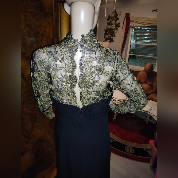 Stunning Vintage Black&Gold Gown - Picture 7 of 16